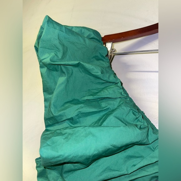 Elegant Green Dress - Picture 6 of 10